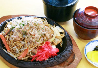 鉄板やきそば定食